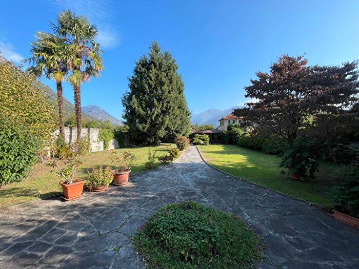 Casa con 6 locali in vendita in Via Giuseppe Di Vittorio, Centro, Domodossola