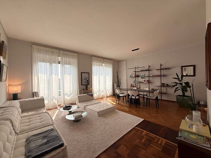Appartamento quadrilocale in affitto in Viale Bianca Maria, Palestro, Milano