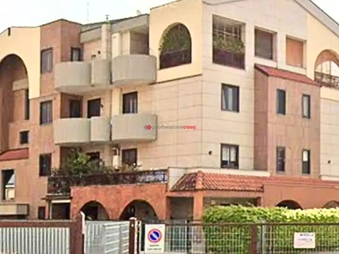 Appartamento trilocale in vendita in Via Giacomo Leopardi, Foggia