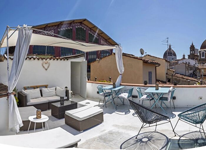 Appartamento con 9 locali in vendita in Firenze