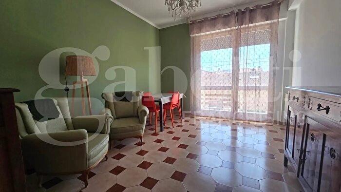 Appartamento trilocale in vendita in Via Mameli, Viareggio