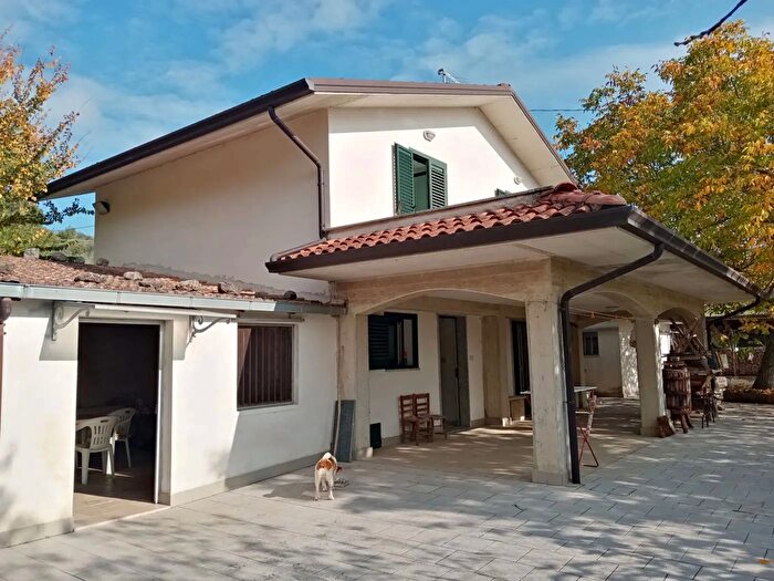 Casa con 5 locali in vendita in Cda Stretta dei Monaci Snc, Mirabello Sannitico