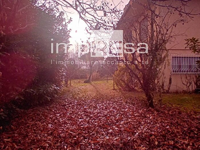 Casa con 8 locali in vendita in Via Mercato Vecchio, Montebelluna