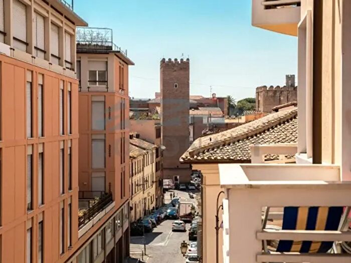 Appartamento trilocale in affitto in Via Francesco Sforza, Roma