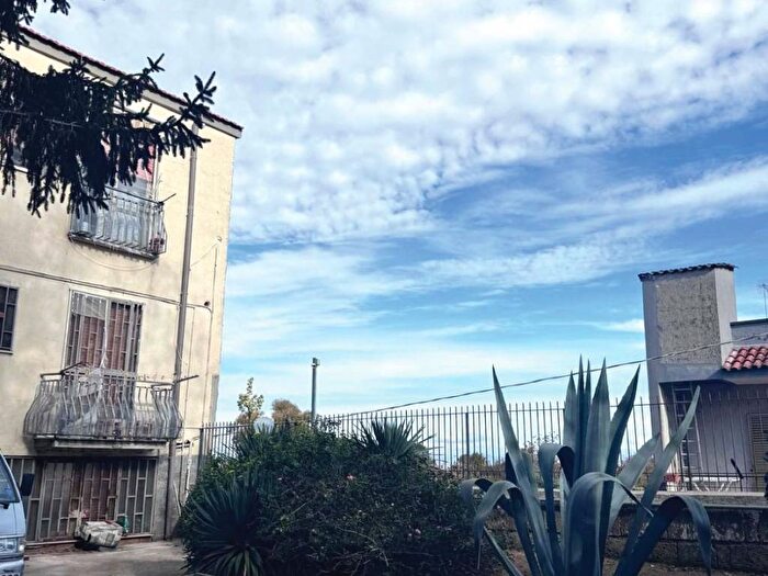 Appartamento quadrilocale in affitto in Via Gaetano Salvatore, Zona Ospedaliera, Napoli