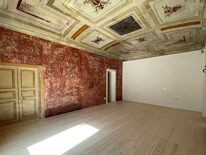 Appartamento quadrilocale in vendita in Via Branca, Pesaro