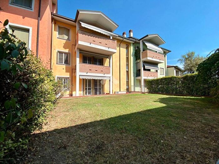 Appartamento trilocale in vendita in Via Giuseppe Mazzini, Treviglio