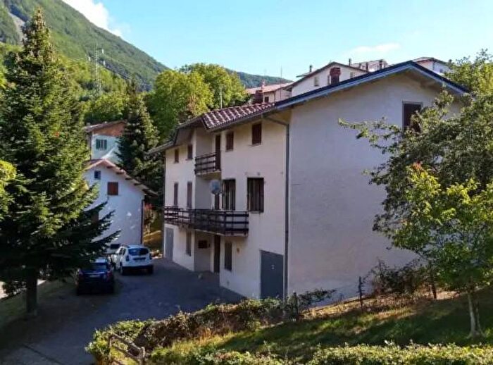 Casa con 5 locali in vendita in Via della Viaccia, Ventasso
