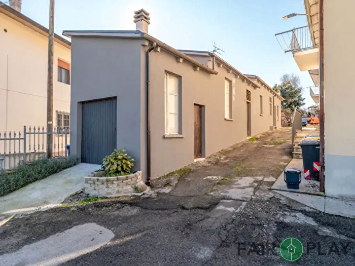 Casa trilocale in vendita in Via Ribomba, Forli