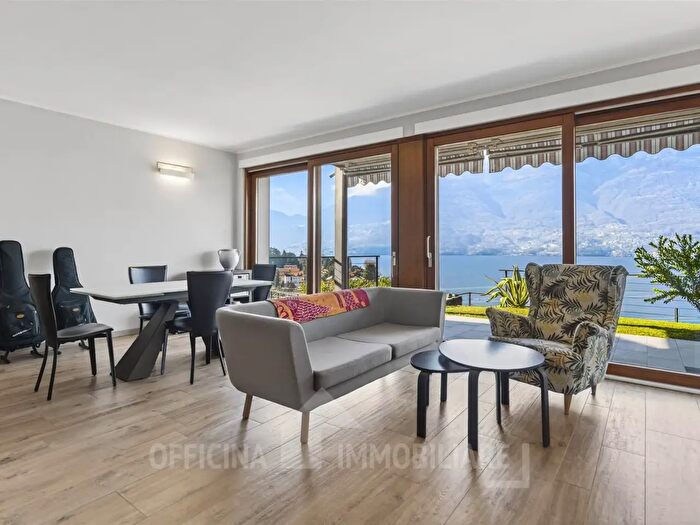 Appartamento quadrilocale in vendita in Via Monastero, Dervio