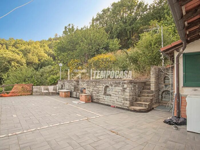 Appartamento quadrilocale in vendita in Via Olivella Caminata, Casarza Ligure