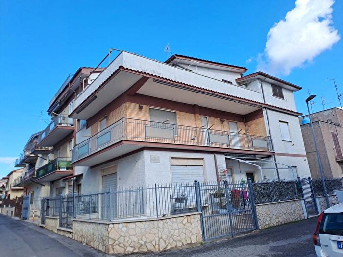 Appartamento quadrilocale in affitto in Via Settembrini, Villanova, Guidonia Montecelio