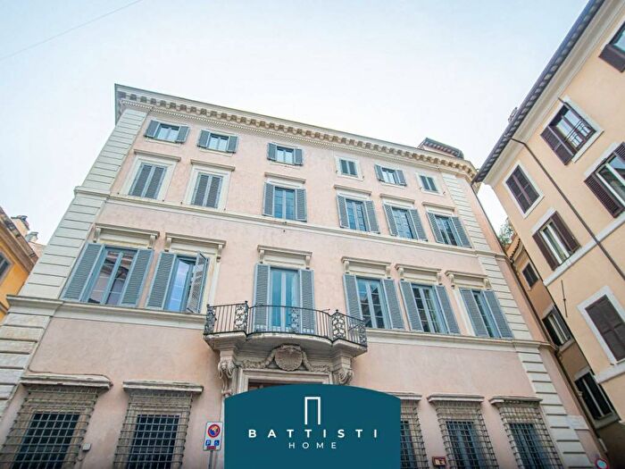 Appartamento monolocale in affitto in Piazza Campo Marzio, Montecitorio, Roma