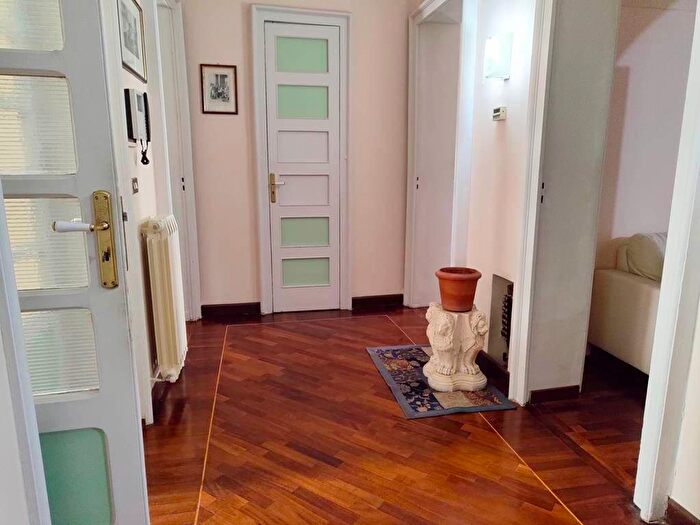 Appartamento con 6 locali in vendita in Via Riccardo Misasi, Cosenza