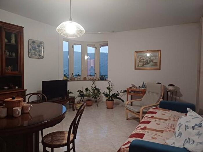 Appartamento trilocale in vendita in Via Logge, Ficarra