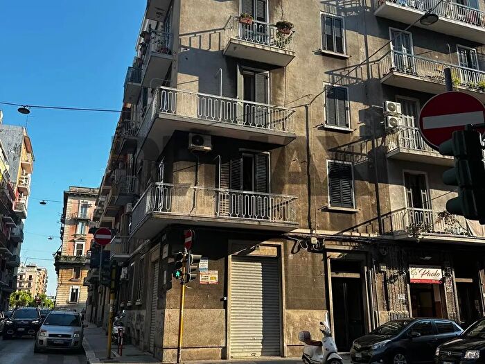 Appartamento trilocale in vendita in Via Dante Alighieri, Bari