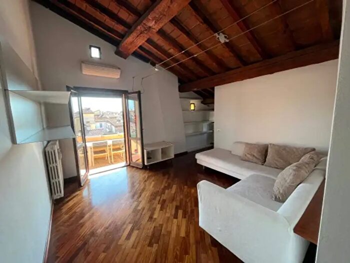 Appartamento quadrilocale in vendita in Via dell'Alloro, Modena