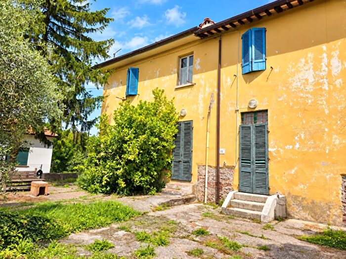 Casa con 10 locali in vendita in San Giuliano Terme
