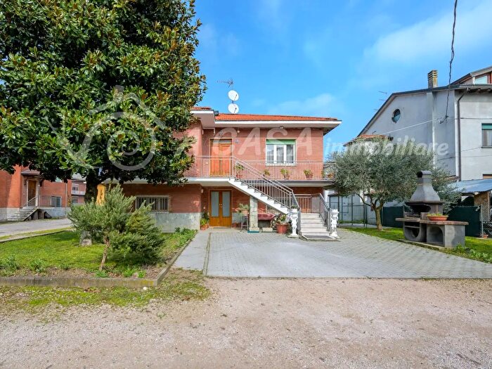 Case in Vendita e in Affitto - 2