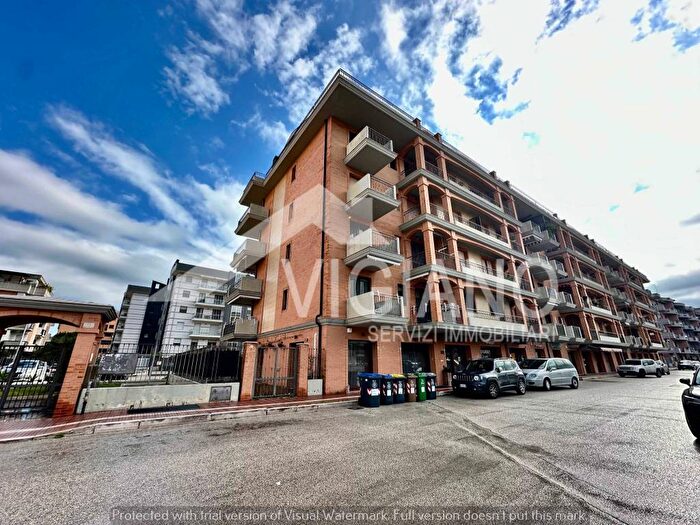 Appartamento trilocale in affitto in Viale Ignazio DAddedda, Macchia Gialla Ordona Sud, Foggia