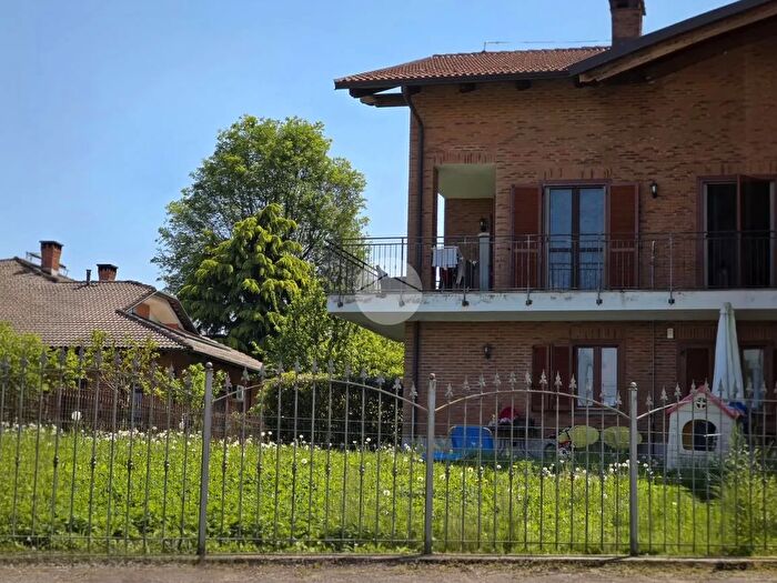 Appartamento trilocale in vendita in Via S Martino, San Benigno Canavese