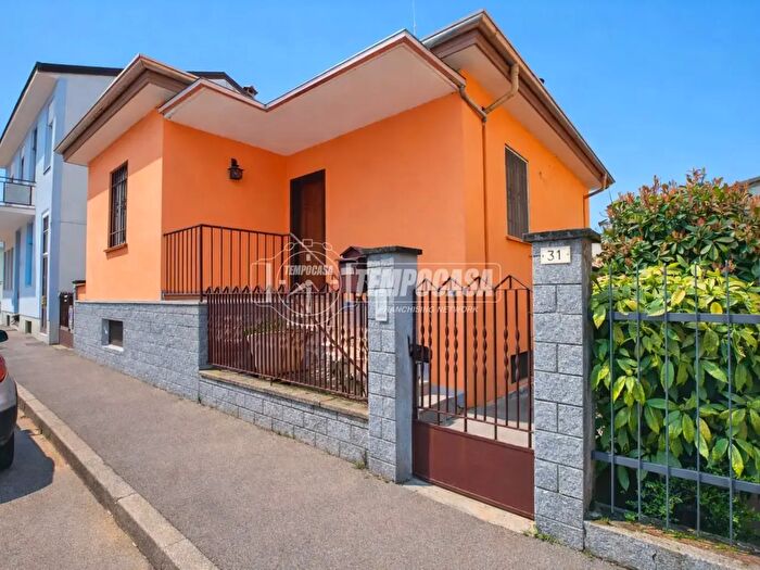 Casa trilocale in vendita in Novara