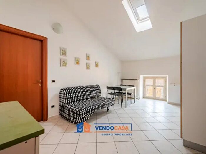 Appartamento trilocale in vendita in Via Carlo Rovere, Dogliani