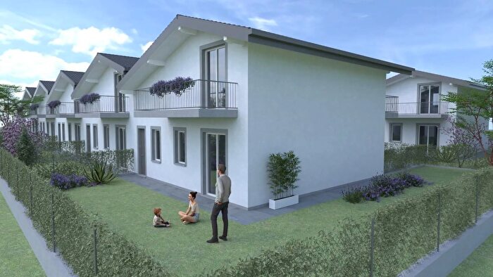 Casa con 5 locali in vendita in Viale dello Sport, Appiano Gentile