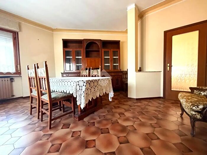 Appartamento trilocale in vendita in Via Legione Ceccopieri, Cremona