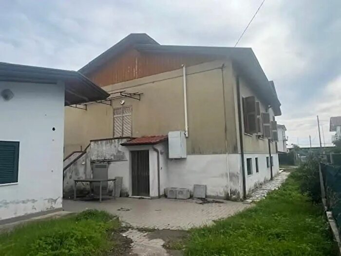 Casa con 9 locali in vendita in a del Casone, Massa