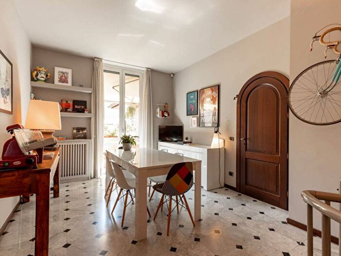 Appartamento trilocale in affitto in Via Edolo, Cascina dei Pomi, Milano