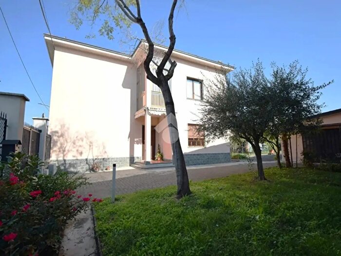 Appartamento trilocale in vendita in Via Monza, Brugherio