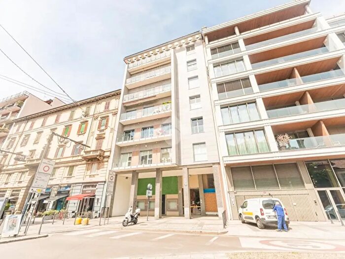 Appartamento trilocale in affitto in Corso Garibaldi, Milano