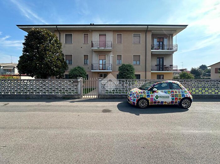 Appartamento trilocale in vendita in Via Alcide De Gasperi, Casei Gerola