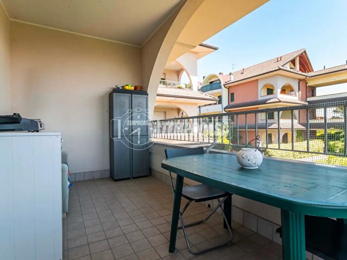 Appartamento trilocale in vendita in Via Carlo Porta, Gorla Minore