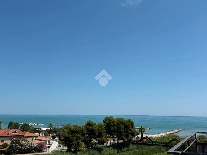 Appartamento trilocale in vendita in Via Camillo Benso Conte di Cavour, Alba Adriatica