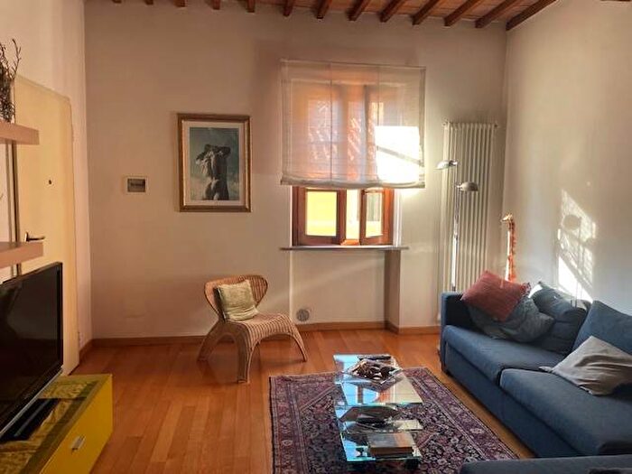 Appartamento trilocale in affitto in Via Santa Marta, San Francesco, Pisa