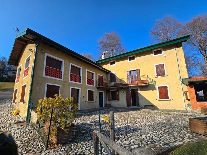Casa con 13 locali in vendita in Via C Goldoni, Alta Valle Intelvi