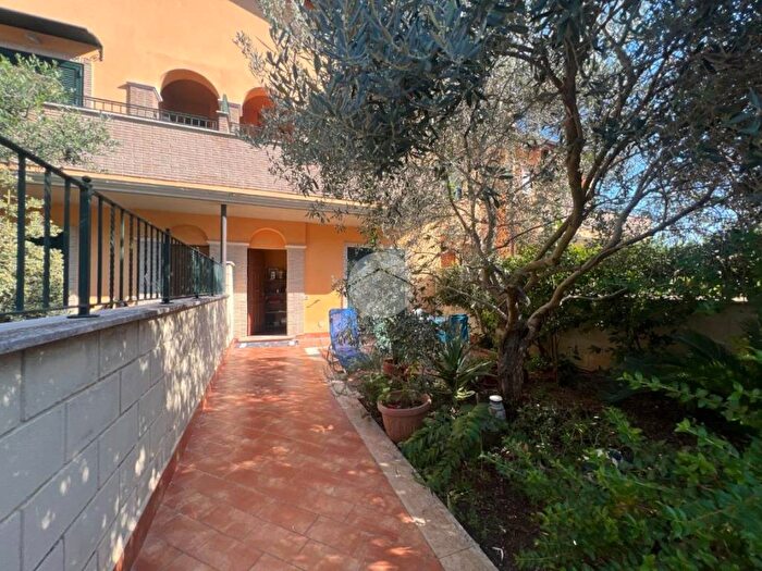 Casa quadrilocale in vendita in Via Tiburtina Valeria, Bivio di San Polo, Tivoli