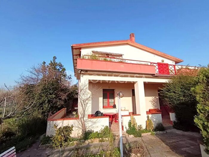 Appartamento quadrilocale in vendita in Via dellAirone, Termoli