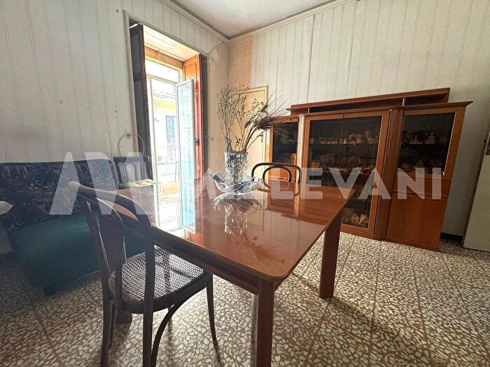 Casa con 6 locali in vendita in Via Solferino, Ragusa