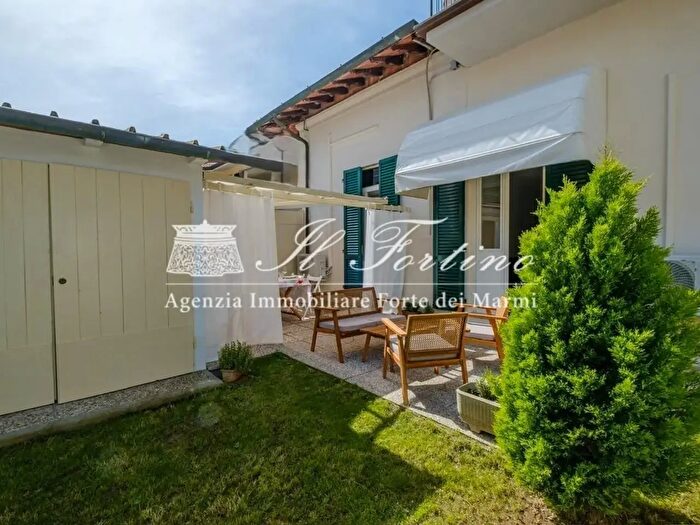 Appartamento trilocale in vendita in Forte Dei Marmi