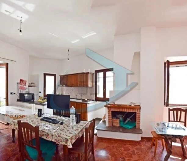 Casa con 5 locali in vendita in Castrignano Del Capo