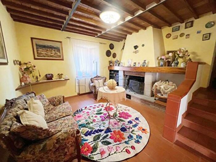 Casa con 6 locali in vendita in Via Lama, Caprese Michelangelo