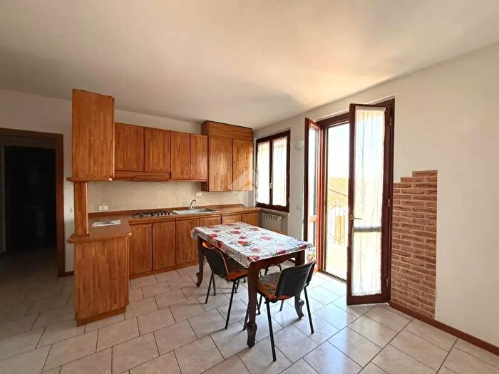 Appartamento bilocale in vendita in Via XI Febbraio, Dello