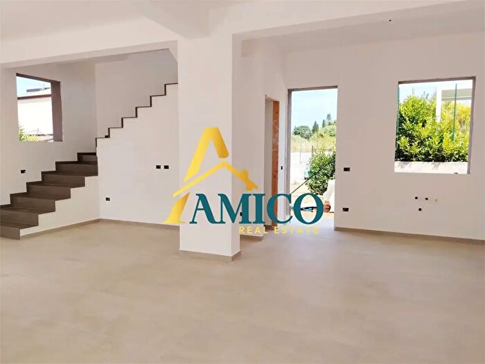 Casa trilocale in vendita in Contrada San Michele Snc, Altavilla Milicia