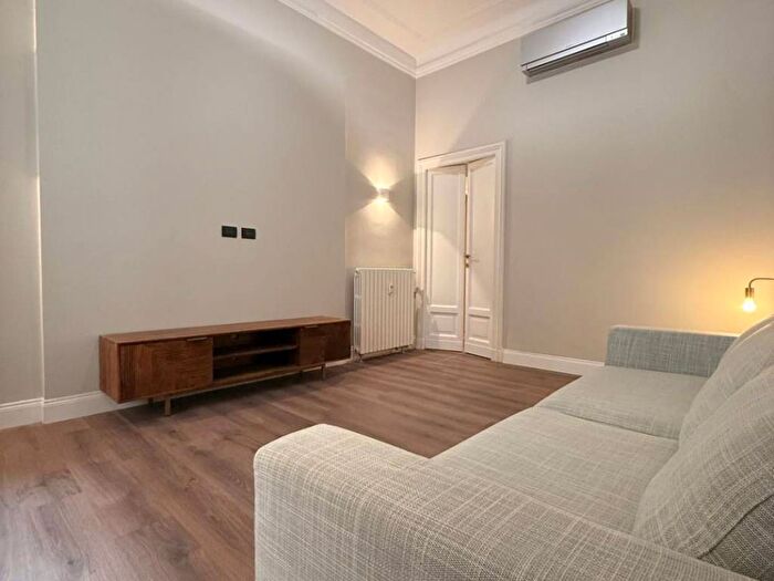 Appartamento quadrilocale in affitto in Via Podgora, Guastalla, Milano