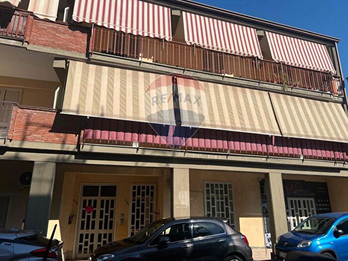 Appartamento con 5 locali in vendita in Via Roma a, Camporotondo Etneo