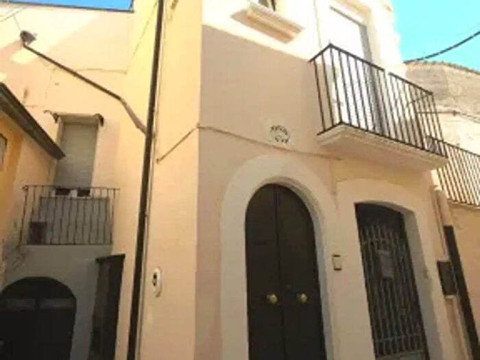 Casa con 5 locali in vendita in Santeramo In Colle