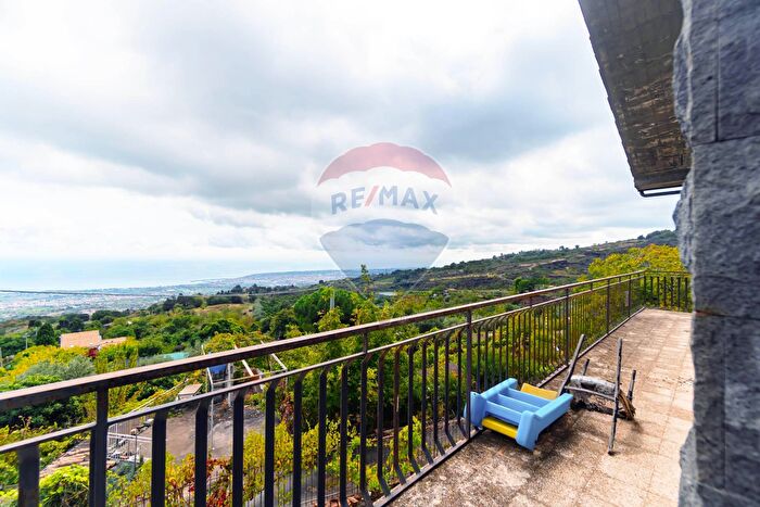 Casa quadrilocale in vendita in Via Montargano, Mascali